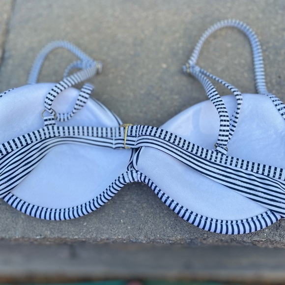 XHILIRATION TWO PIECE - Picture 4 of 7